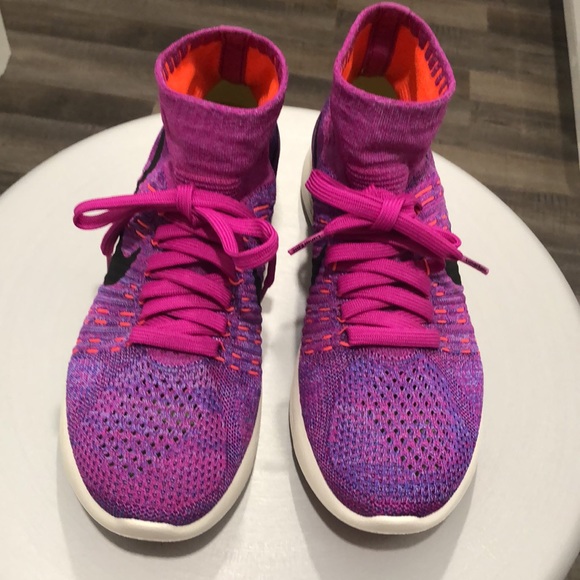 Nike NWOB Lunar Epic Flyknit High Top Running Shoe in RARE Color Combo Size 8.5 - Picture 10 of 14